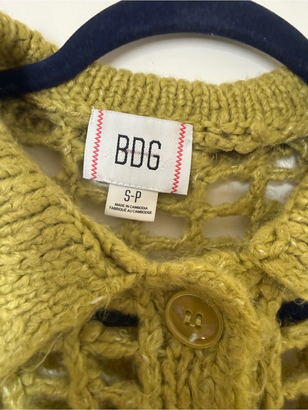 BDG Olive Open Knit Crochet Short Sleeve Cardigan Sweater Size S/P - Picture 3 of 5